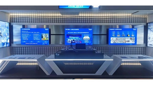 雙屏聯(lián)動，展廳體驗的革命性創(chuàng)新！