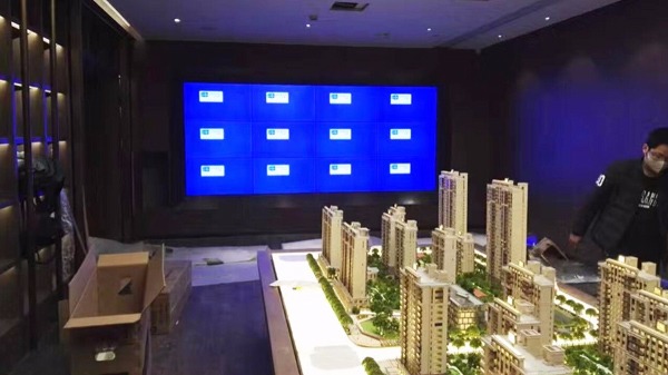 中億?？萍几嬖V您，哪些因素會(huì)影響到拼接屏的價(jià)格！