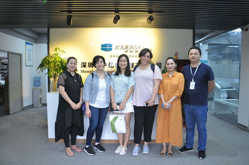 深圳中億?？萍紵崃覛g迎迪拜客戶蒞臨我司參觀考察