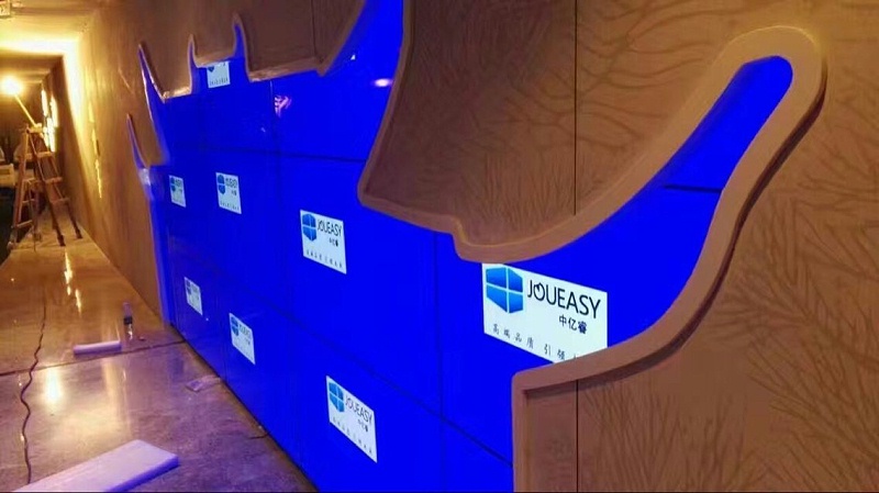 浙江寧波萬科桂語(yǔ)里55寸3.5mm3X5單元液晶拼接屏項(xiàng)目